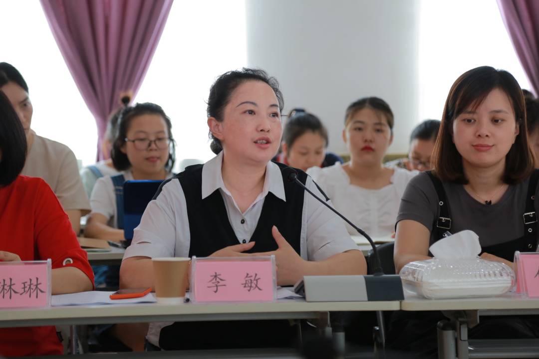 市教体局到市花实幼调研"全国足球特色幼儿园"建设工作